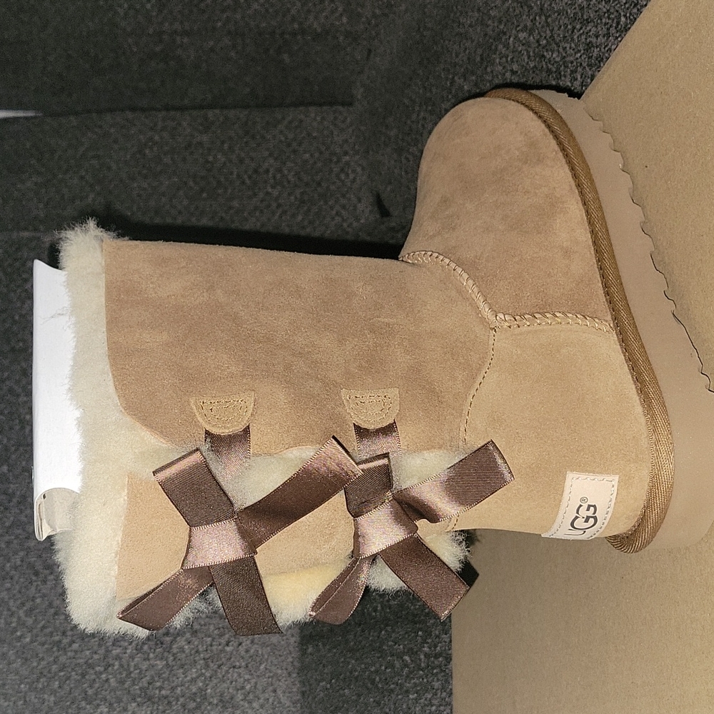 Ladies new uggs